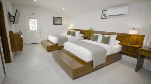 roaring river resort