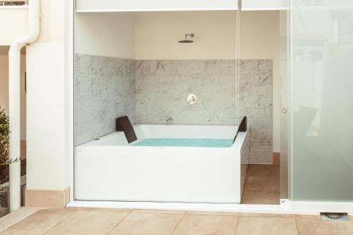 da riva suiteandpool