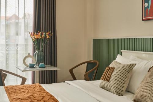 the passion hotel airport 5 minutes to tan son nhat