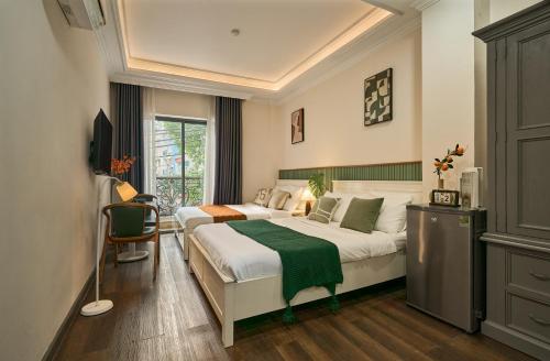 the passion hotel airport 5 minutes to tan son nhat