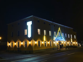 Amara-Gasthaus-Festsaal-Pension,,3 star