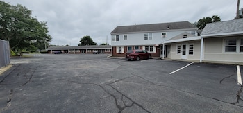Town & Country,,2 star