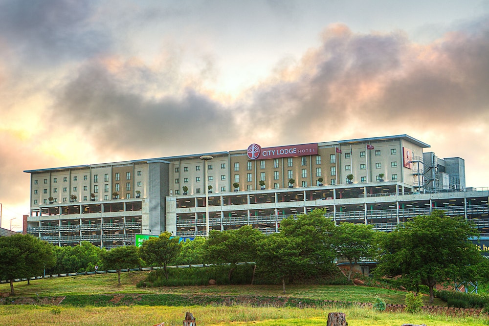 city lodge hotel at or tambo international airport