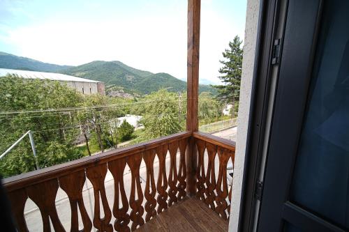 taniqinn dilijan cottages