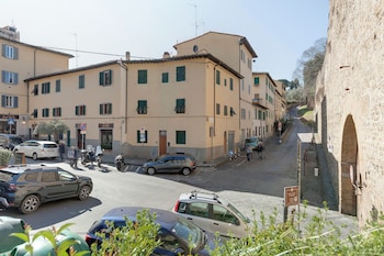 mamo florence woodie apartment