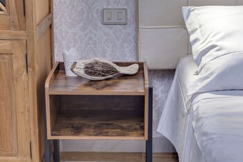 mamo florence zalinda aparment