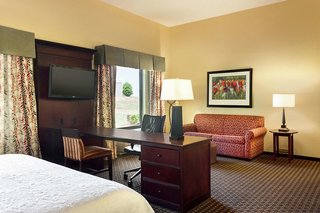hampton inn and suites prattville