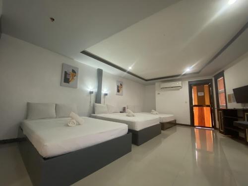 dantes hideaway