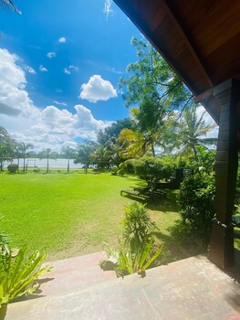 gagees lake view cabana