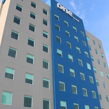 One Leon Poliforum,Guanajuato>>Comanjilla,3 star