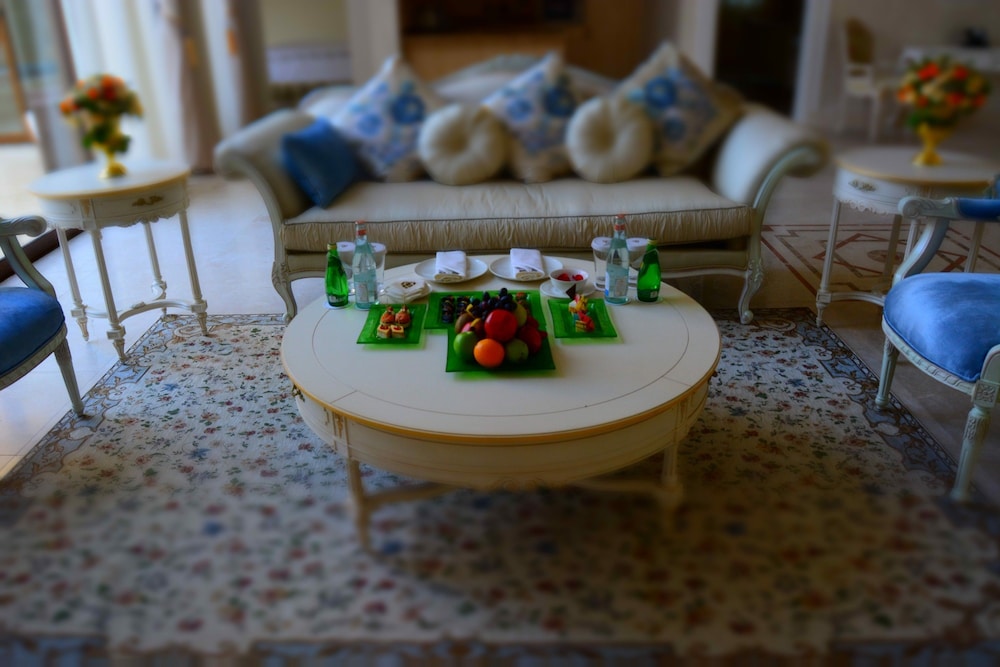 western hotel madinat zayed