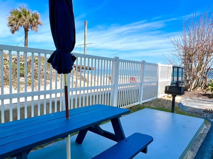 beach happy ocean view at symphony beach club