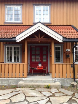sostrene storaas hotell