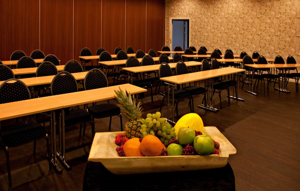 sostrene storaas hotell