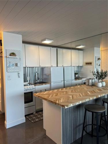 Sapphire Shores- Oceanfront At Symphony Beach Club,,3 star
