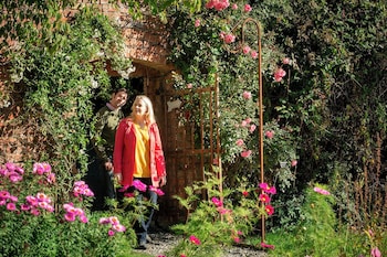 ballyscullion park courtyard cottages