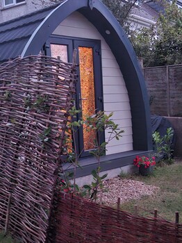 beautiful and cosy garden pod saintives