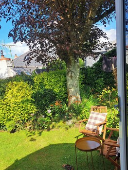 Beautiful And Cosy Garden Pod Saintives,,3 star