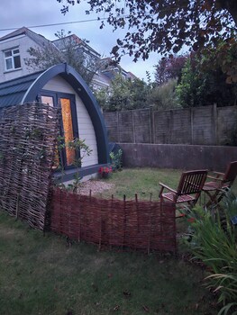 beautiful and cosy garden pod saintives