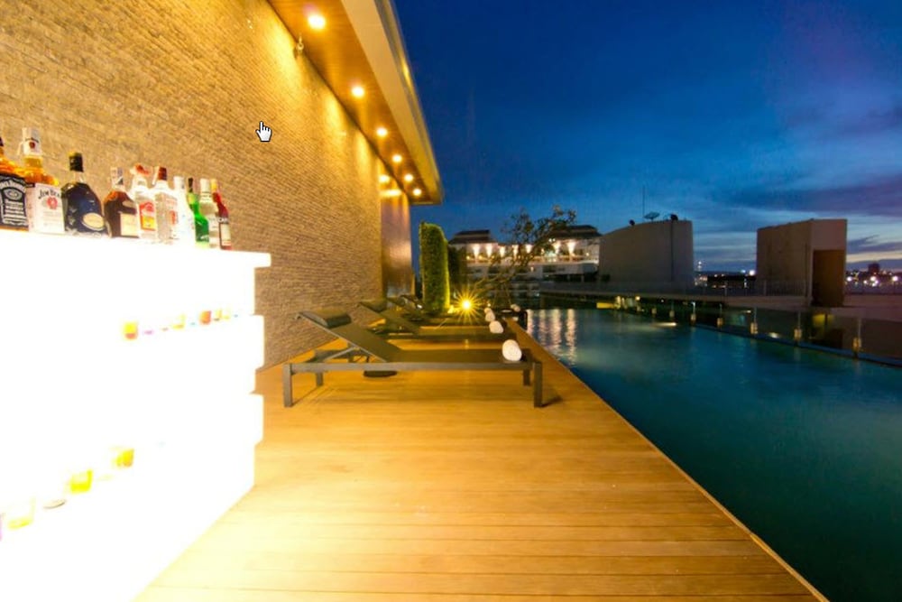 seven zea chic hotel