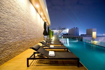 seven zea chic hotel