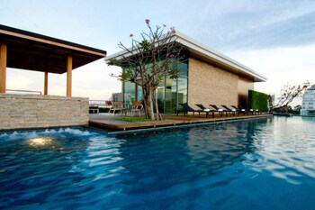 seven zea chic hotel