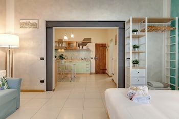Mamo Florence - Charlize Apartment,,3 star
