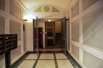 mamo florence cavour rosa apartment