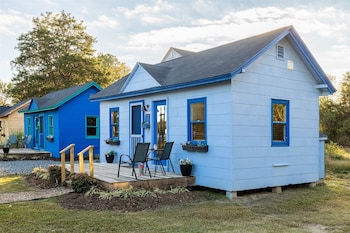 Cape Charles Tiny Livin,,2 star