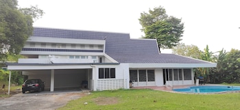 taman duta kl deluxe villa by ubook