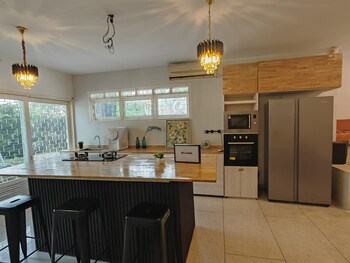 Taman Duta Kl Deluxe Villa By Ubook,,3 star