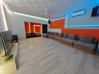 taman duta kl deluxe villa by ubook