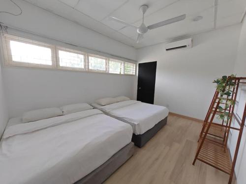 taman duta kl deluxe villa by ubook