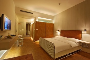 three crowns hotel prague