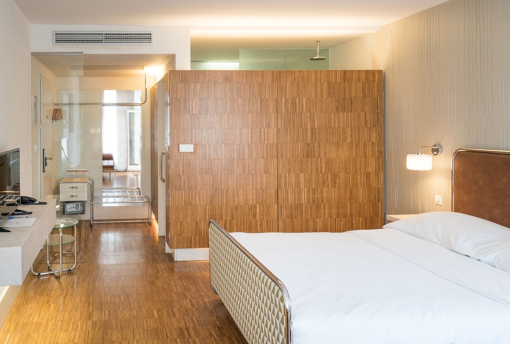 three crowns hotel prague