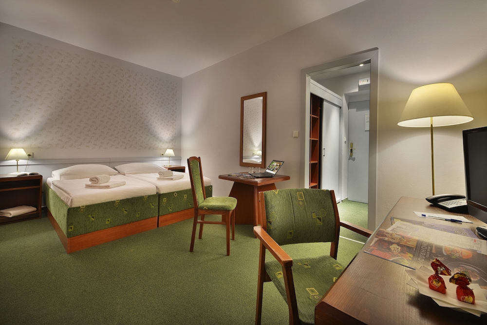 three crowns hotel prague