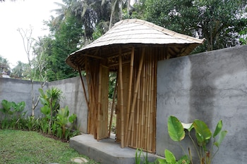 pitu a punggul village escape