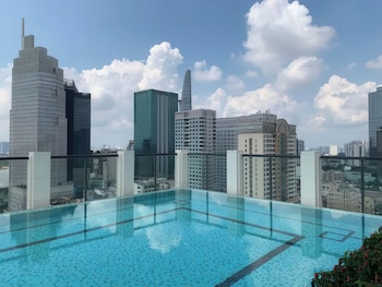 salute de madison luxury apt district 1