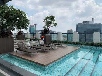 salute de madison luxury apt district 1