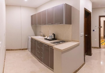 seven garden hotel albaiaa