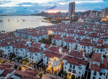 phoenix villas sun ha long