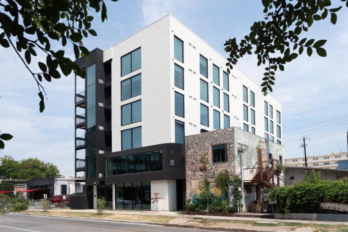 studio haus east 6th austin by kasa