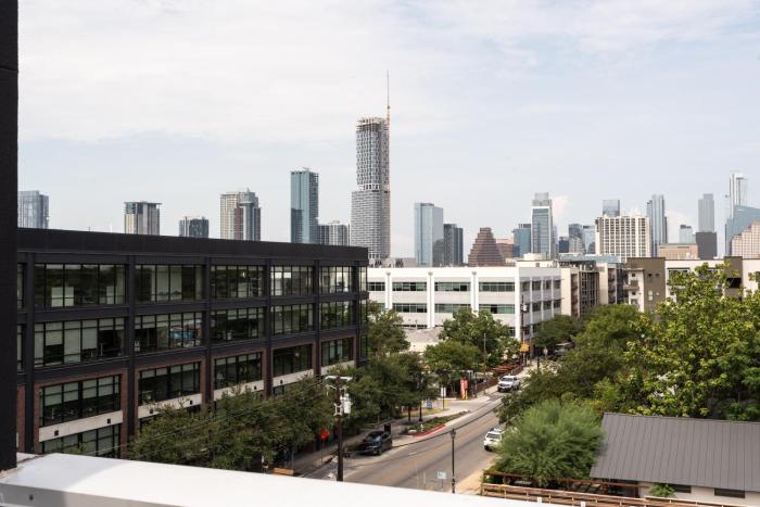 studio haus east 6th austin by kasa
