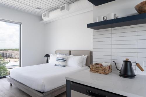 studio haus east 6th austin by kasa