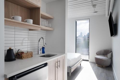 studio haus east 6th austin by kasa