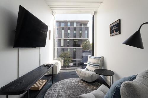 studio haus east 6th austin by kasa