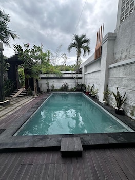Karmani Villa,,3 star