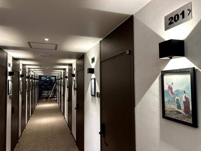 nomad live hostel