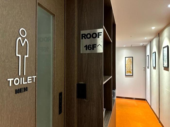 nomad live hostel
