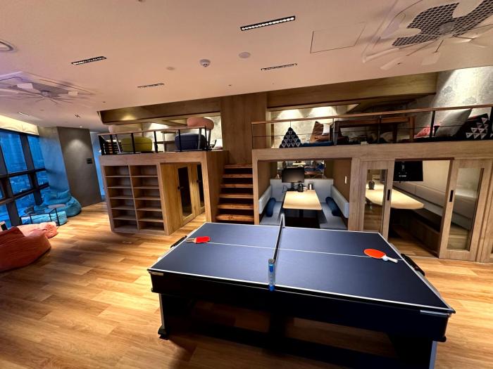 nomad live hostel